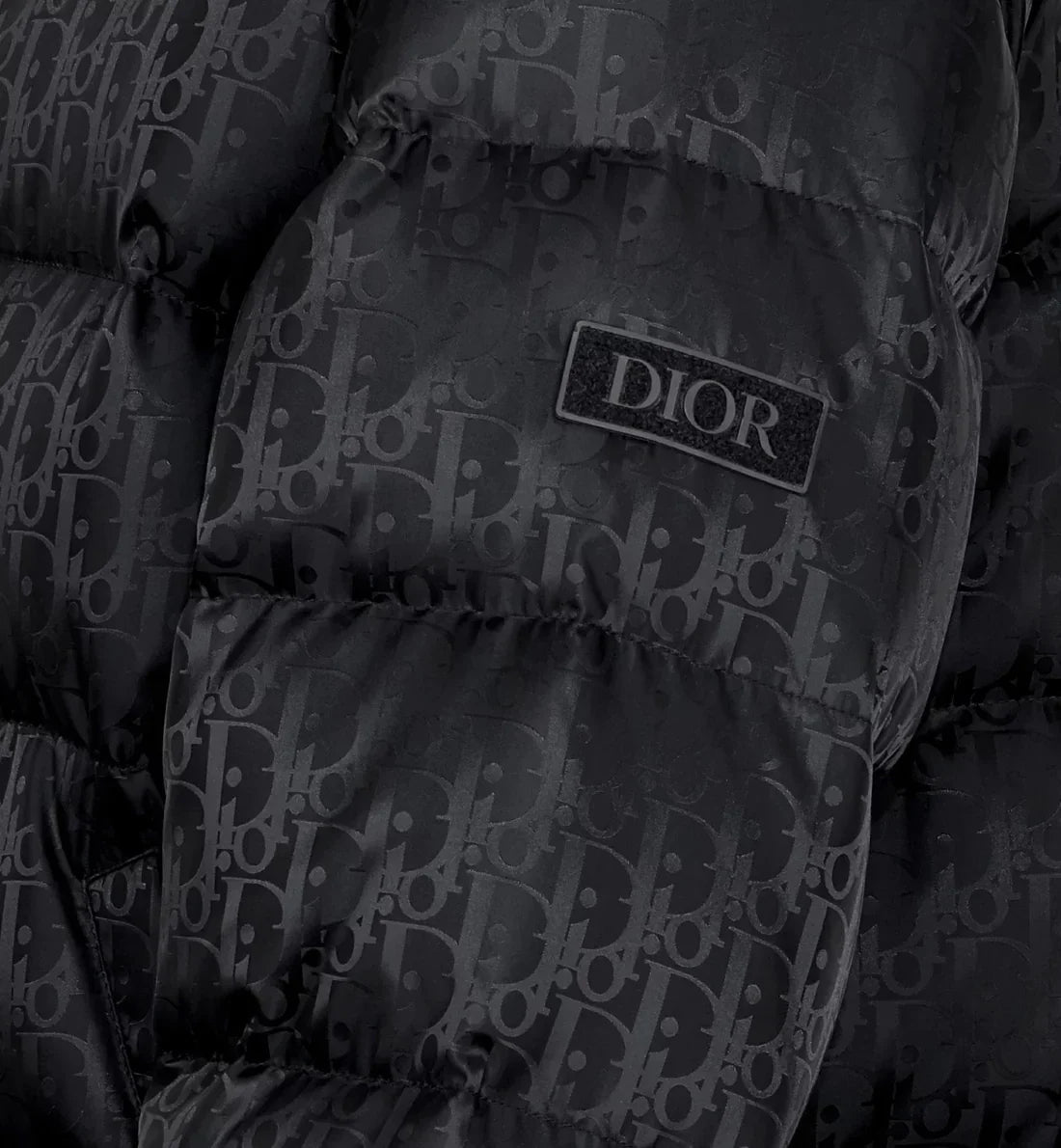 "D" Oblique Puffer Schwarz